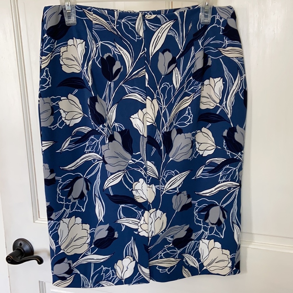 Banana Republic Floral Pencil Skirt Sz 4 - Picture 3 of 12